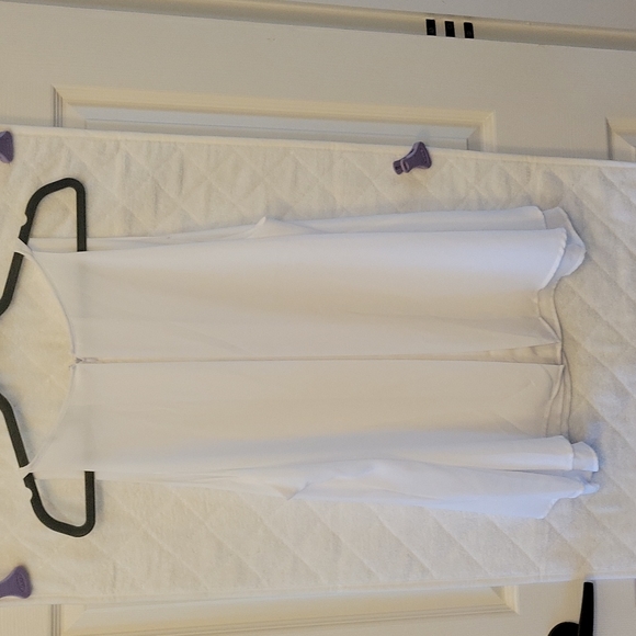 Valerie Steven's white Dressy Tank - Picture 3 of 5